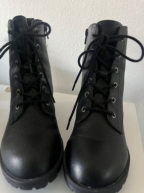 Black Lace-Up Women's Ankle Boots